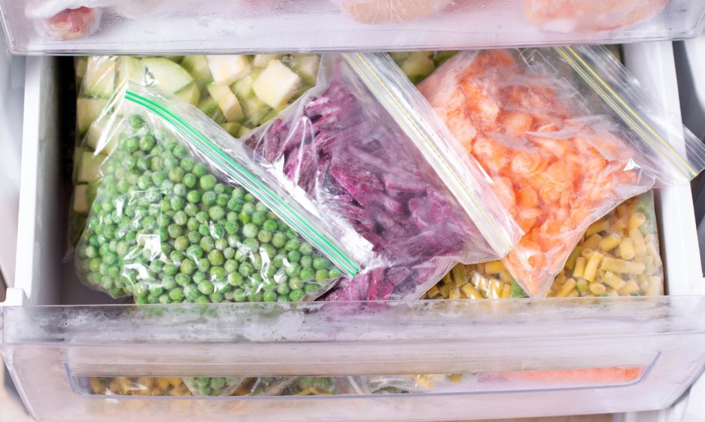 تجميد الطعام.. استخدمه بعناية لتجنب أضراره