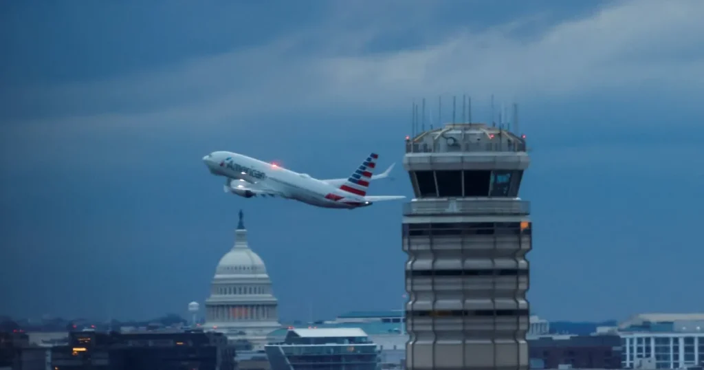 أمريكا.. خفض حركة الطيران بنسبة 10% بسبب الإغلاق الحكومي