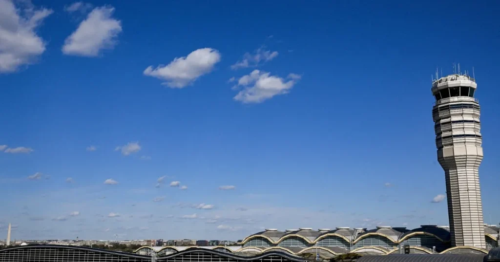 وزير النقل الأميركي: إغلاق جزئي للمجال الجوي قريباً