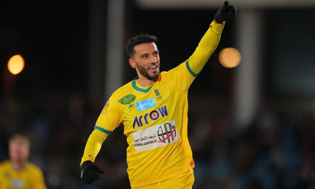 عمر السومة.. نجومية ورقم صعب في الملاعب العربية