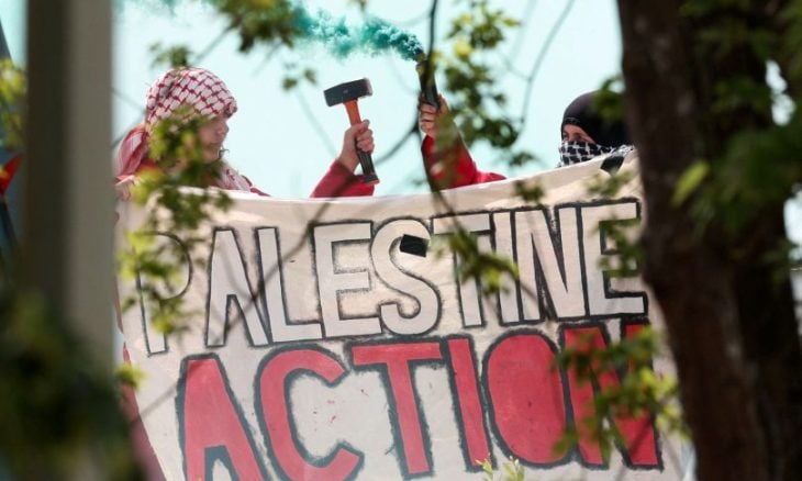 تقرير ينتقد قوانين مكافحة التطرف والإرهاب البريطانية لخروجها عن هدفها واستهدافها جماعة مؤيدة لفلسطين