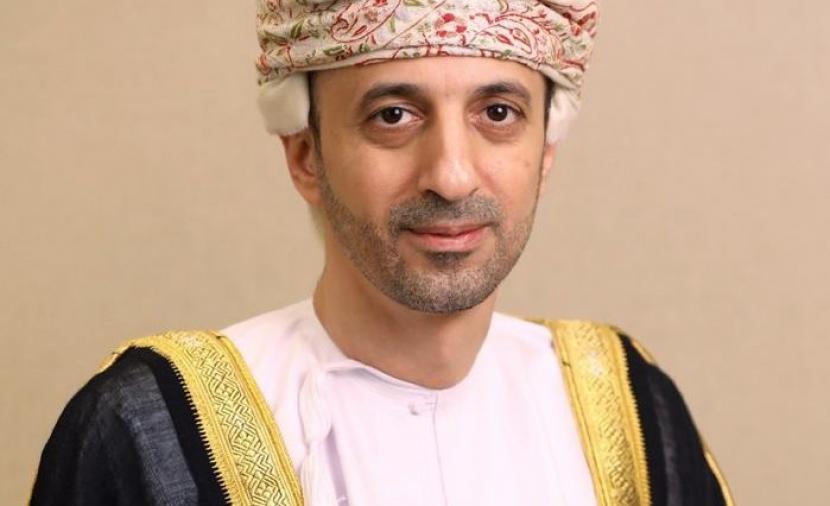 السفير العُماني بالمنامة لـ”الرؤية”: “القمة الخليجية” تتزامن مع مرحلة “معقدة”.. وتوسيع مسارات التكامل بالصدارة