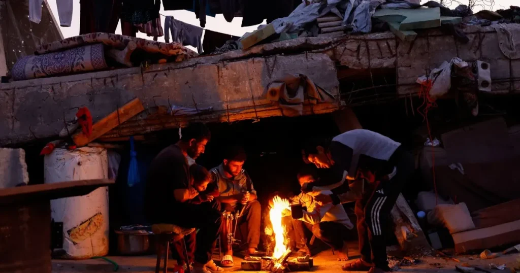 وفد “حماس” يبحث مع رئيس المخابرات المصرية مستقبل اتفاق غزة