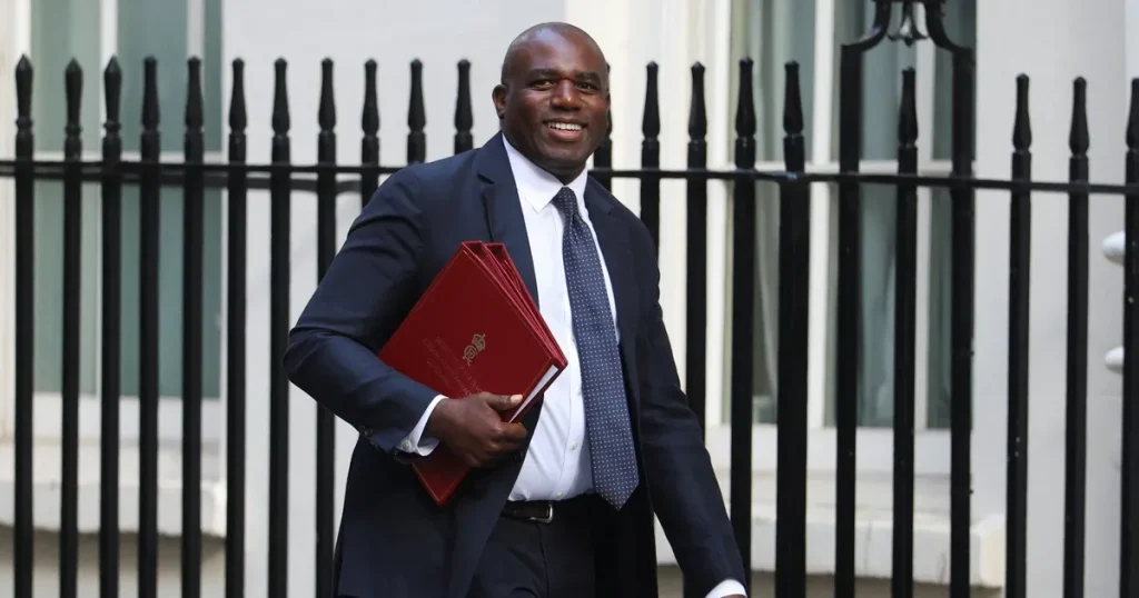 تراكم القضايا يدفع بريطانيا لإلغاء المحاكمات أمام المحلفين