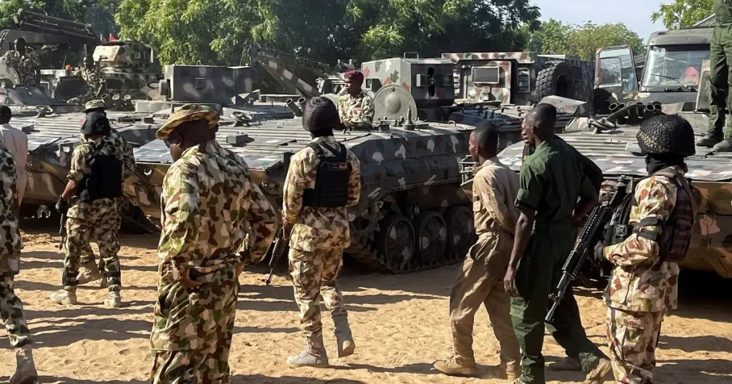 وسط ضغوط أميركية.. قائد الجيش النيجيري يتوعد المتشددين