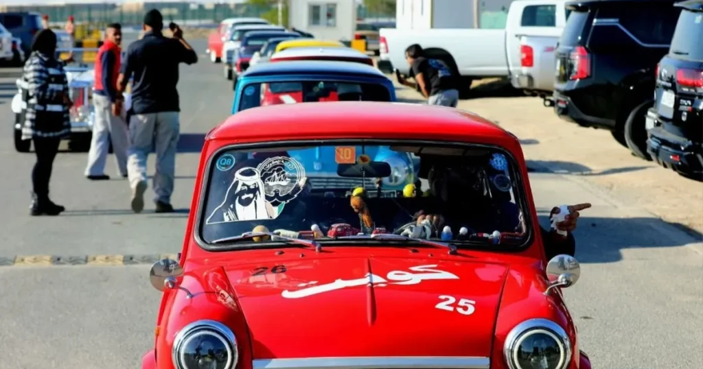 الكويت.. هواة السيارات القديمة يستعرضون أيقوناتهم النادرة