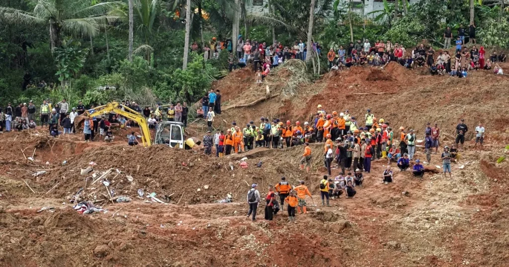 إندونيسيا.. ضحايا جراء انهيار أرضي في جاوة الوسطى