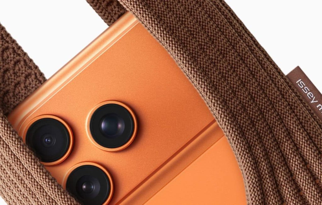 “iPhone Pocket”.. حافظة جديدة مثيرة للجدل من آبل لحمل هواتف آيفون