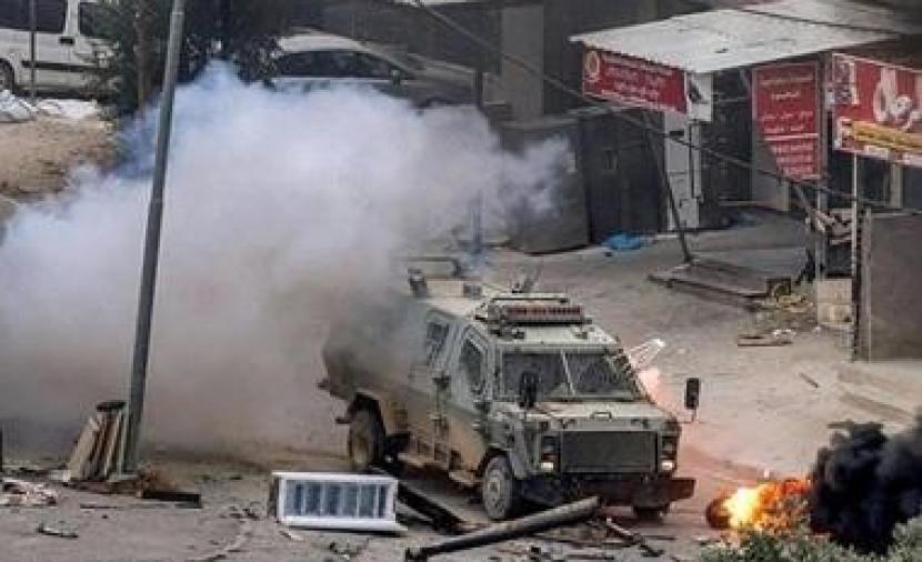 المقاومة الفلسطينية تفجر عبوة ناسفة في آلية عسكرية للاحتلال الإسرائيلي