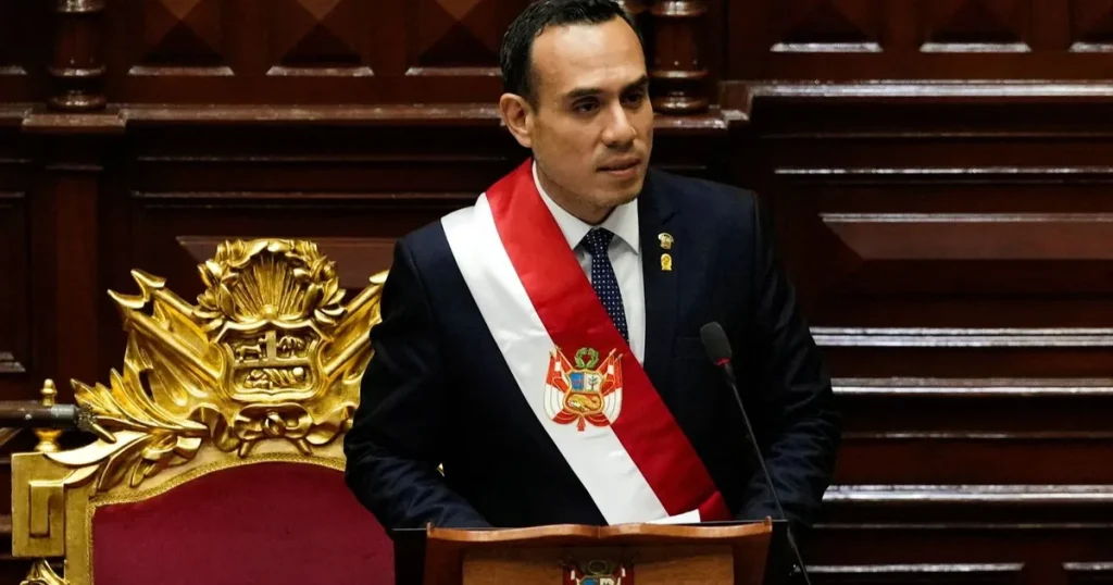 بيرو تعتزم إعلان الطوارئ على الحدود لمنع دخول المهاجرين