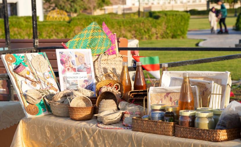 ختام “ملتقى الإبداع الأسري” بحديقة الرستاق العامة