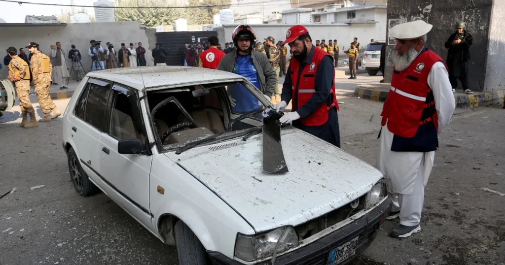 باكستان.. هجوم انتحاري على مقر عسكري حدودي في بيشاور