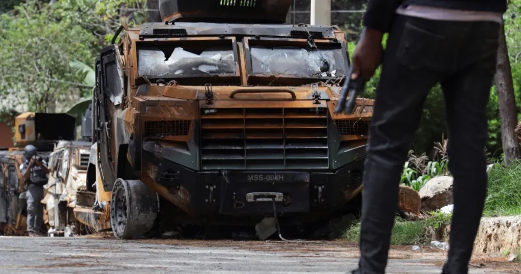 هايتي.. تصاعد الاشتباكات مع العصابات وتدمير طائرة مروحية