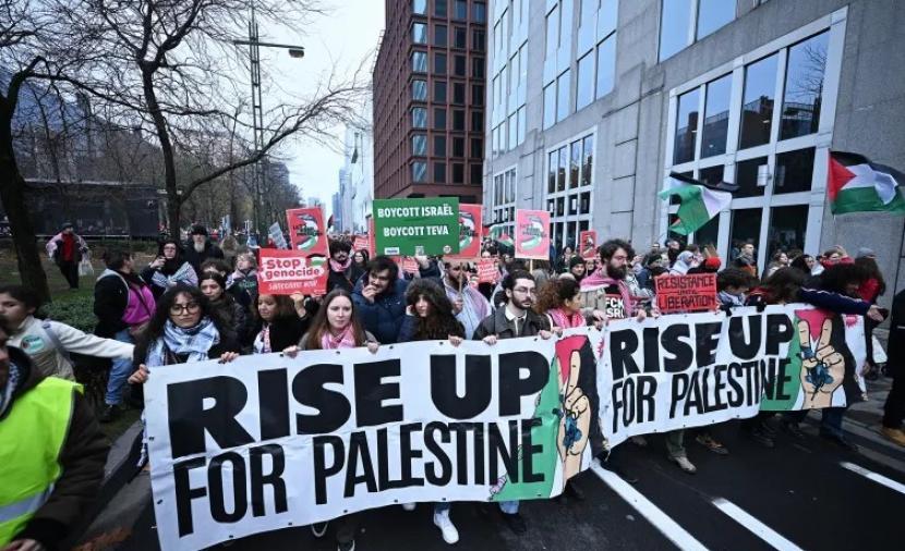 بالفيديو.. آلاف المتظاهرين ببلجيكا للمطالبة بحصار عسكري على إسرائيل