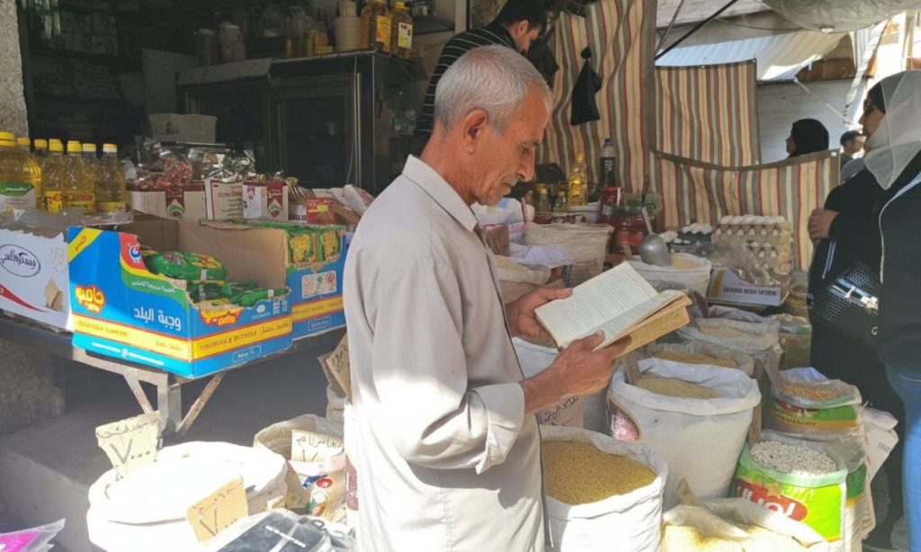 كيف تحول “الدَّين” إلى وسيلة لشراء القوت اليومي