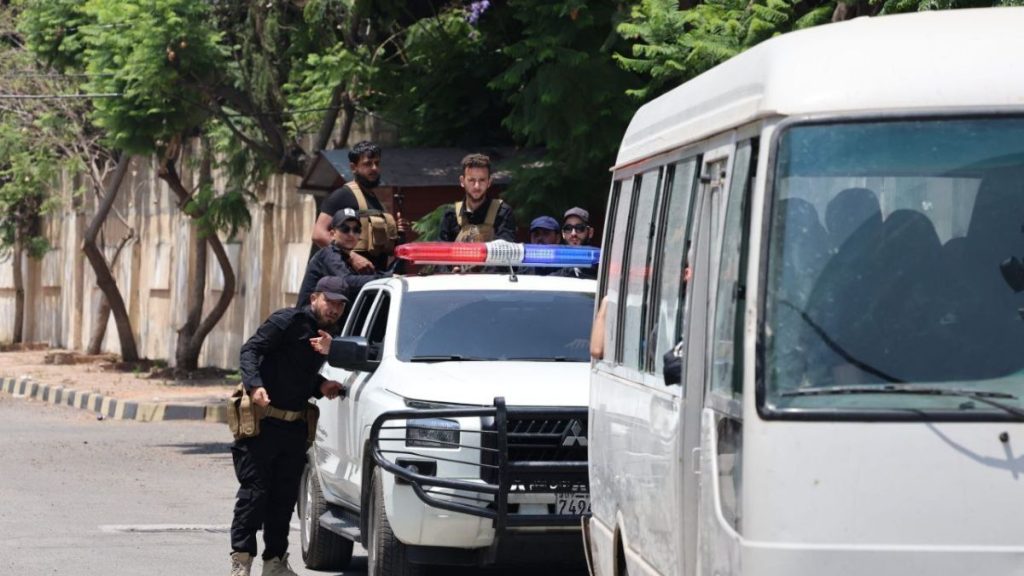 اللاذقية.. “الداخلية” تقبض على ضالعَين بتعذيب مدنيين