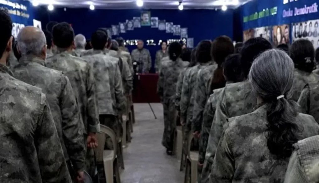 رويترز: قانون تركي قيد الإعداد للسماح بعودة مسلحي “بي كي كي” إلى البلاد