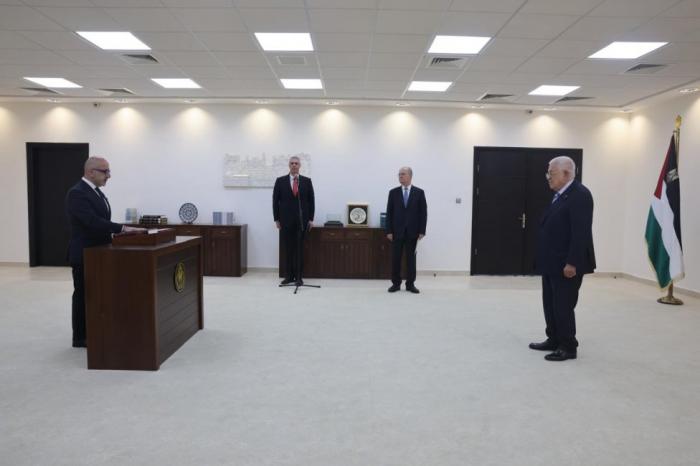 سلامة يؤدي اليمين القانونية أمام الرئيس وزيرا للمالية والتخطيط