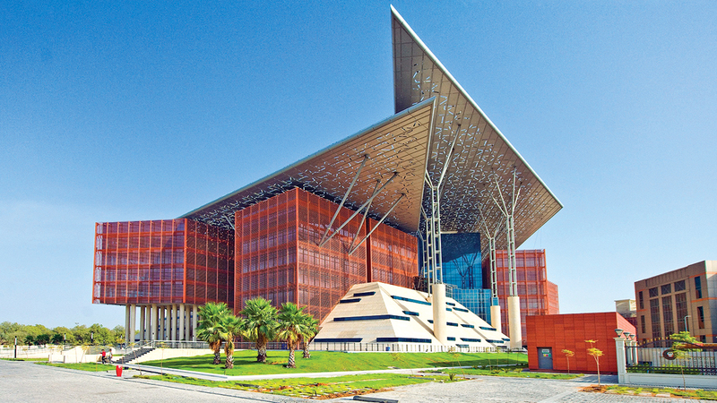 بنك يمنح «منتحل شخصية» بطاقة ائتمانية ويطالب العميل بـ 200 ألف درهم مشتريات