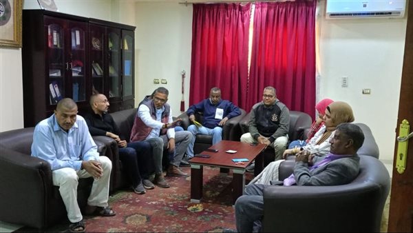 «مدينة البياضية» تبحث مشاكل ومطالب المواطنين خلال اليوم المفتوح بالأقصر(صور)