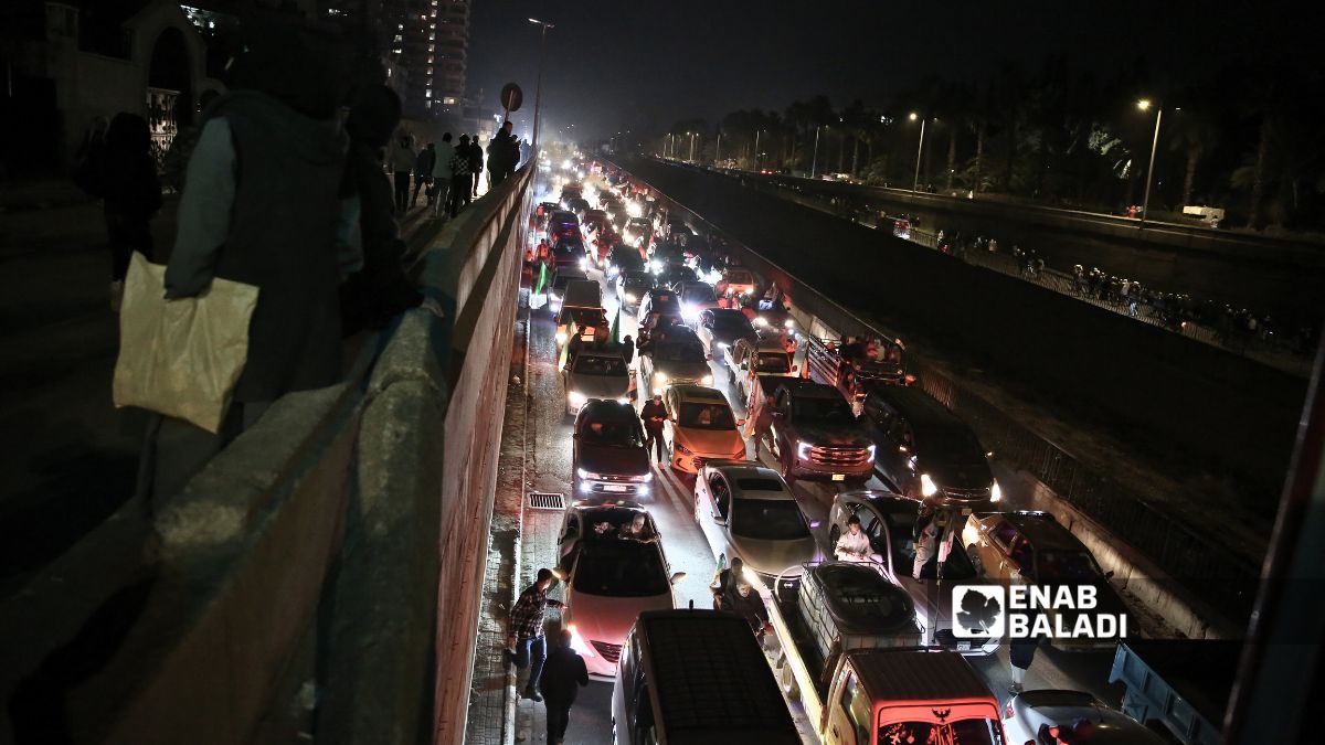إغلاق الطرقات في دمشق بمناسبة الذكرى السنوية الأولى لسقوط نظام الأسد ضمن الاحتفالات الرسمية والشعبية – 8 كانون الأول 2025 (/ نور حمزة)