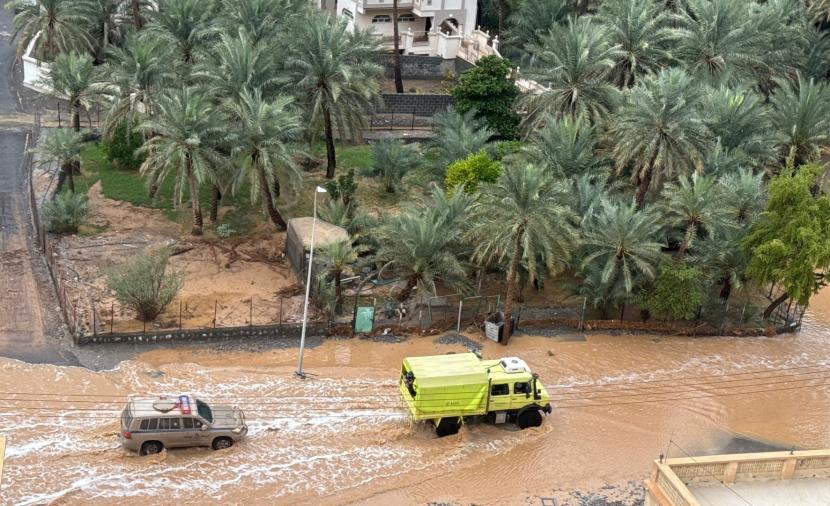 بالفيديو والصور.. أمطار رعدية على عدد من الولايات