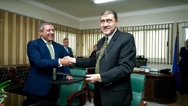 بروتوكول بين هيئة قناة السويس وبنك التنمية الصناعية لإصدار بطاقات دفع إلكترونية لموظفي الهيئة