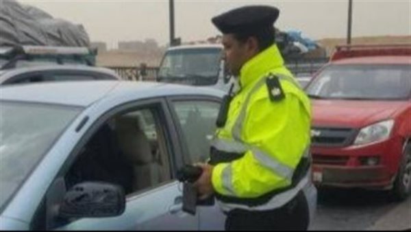 الداخلية تشن حملات مرورية بكافة الطرق والمحاور.. وهذا ما أسفرت عنه