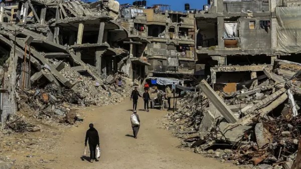 وزير الحكم المحلي الفلسطيني: استملنا شاحنات من اليابان لإزالة النفايات بغزة