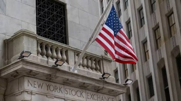 أمريكا تشدد العقوبات على فنزويلا وتستهدف مادورو وأقربائه وشركات النفط