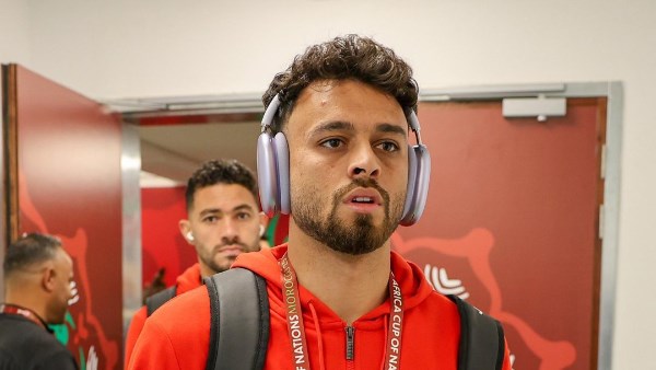 صلاح محسن يحمل شارة قيادة منتخب مصر أمام أنجولا لأول مرة في مسيرته