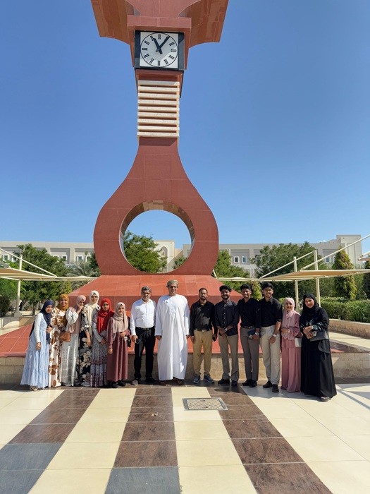 زيارة وفد من كلية فاروق 3.JPG