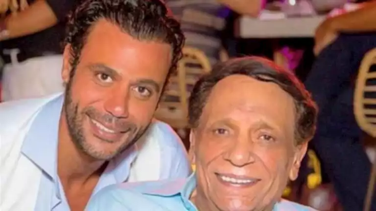 محمد عادل إمام مع والده بـ”Ai”