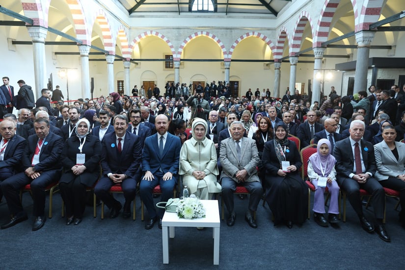 عقيلة أردوغان تشارك في افتتاح مركز العلاج النفسي بإسطنبول