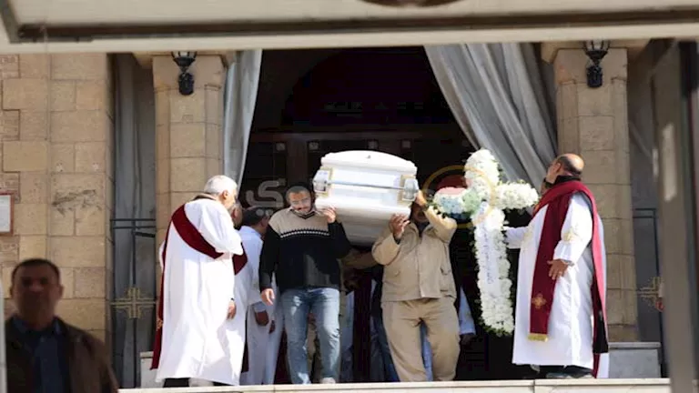 نجوم الفن يودعون المخرج الكبير داوود عبدالسيد (25 صورة)