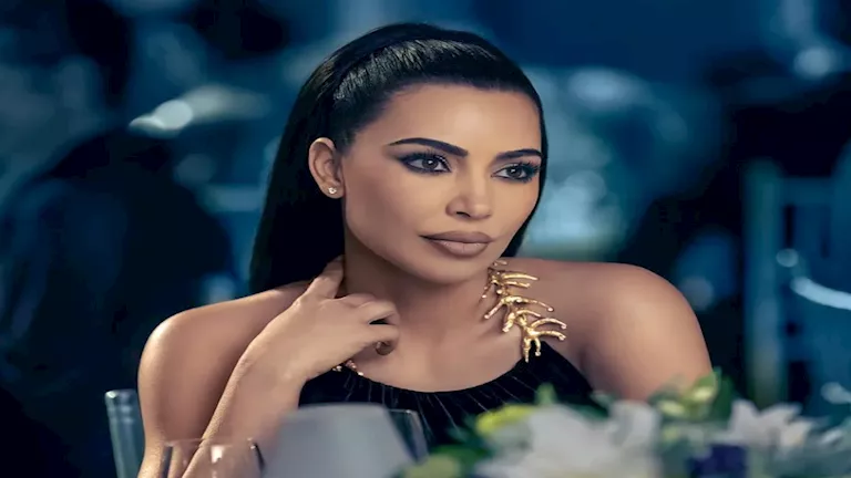 كيم كارداشيان تعلن إصابتها بنشاط دماغي منخفض