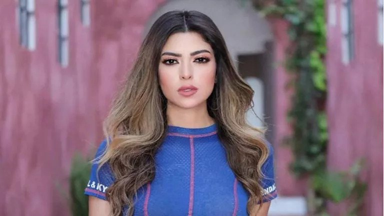 ميرنا جميل تحتفل بعيد الميلاد المجيد بفيديو من العام الماضي والجمهور ي