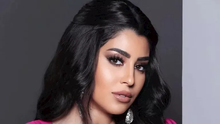 “شورت جلد”..أيتن عامر تخطف الأنظار والجمهور يعلق