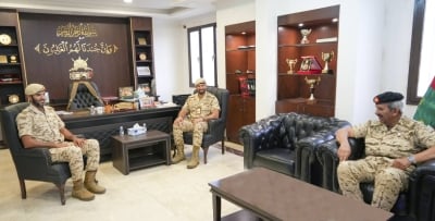 القائد العام يتفقد إحدى وحدات قوة دفاع البحرين ضمن متابعه الميدانية المستمرة لكافة الأسلحة والوحدات – الوطن