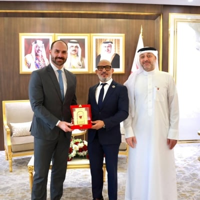 منفردي والقصاب يبحثان مع النائب البرازيلي بولسونارو سبل التعاون في الملفات الشبابية والتنموية – الوطن