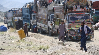 باكستان وإيران ترحّلان نحو 6 آلاف مهاجر أفغاني في يوم واحد – الوطن