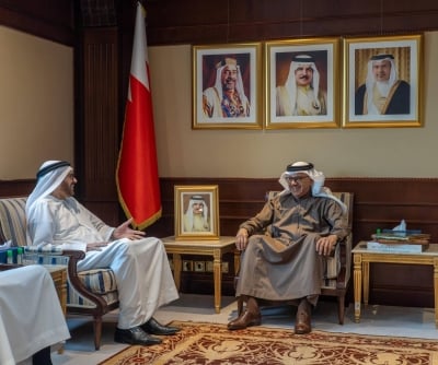 وزير الخارجية يستقبل نائب رئيس ‘أمناء مركز الإمارات للدراسات والبحوث’ ويتسلم نسخة من إصداره الجديد – الوطن