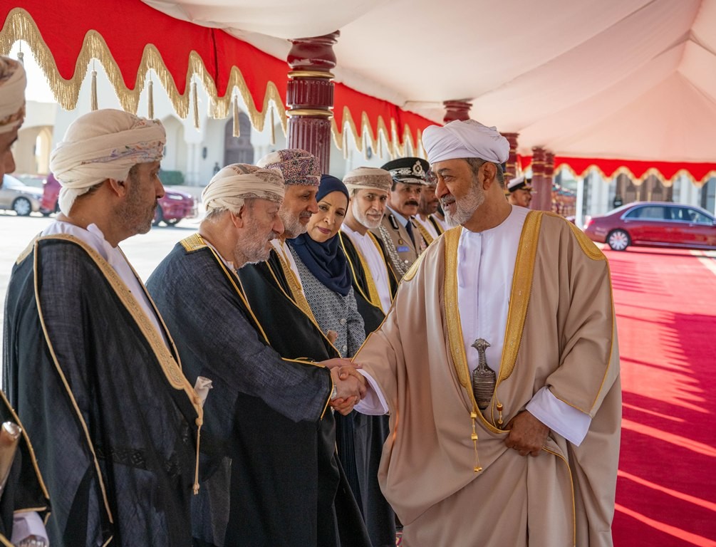 جلالة السلطان مغادرة الى القمة الخليجية بالبحرين (13).jpg