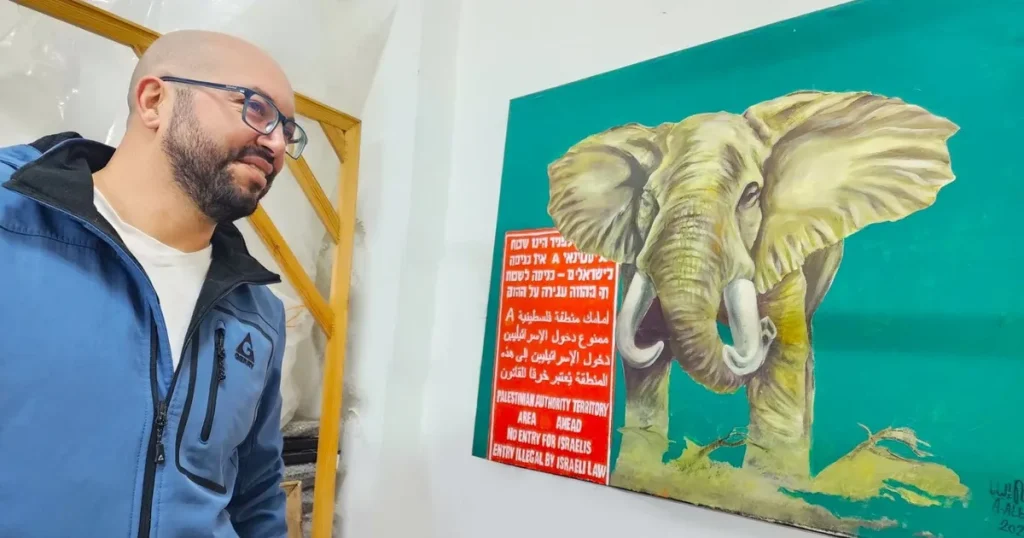 الفنان الفلسطيني علاء البابا: أعيد إنتاج المخيم بالألوان