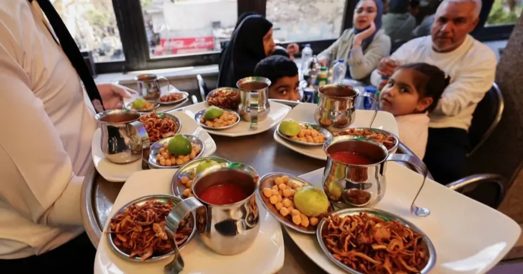 “صاغه المصريون بطريقتهم”.. الكشري يحصد اعتراف منظمة اليونسكو