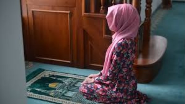 كيف نصلي سنة صلاة الظهر القبلية وكم ركعة؟.. الإفتاء توضح