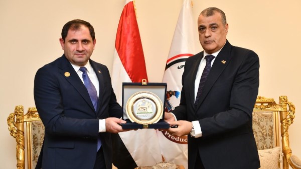 إشادة بقدرات الإنتاج الحربي.. “ردع 300″ و”سينا 806” على طاولة مباحثات بين مصر وأرمينيا في اليوم الأول بمعرض EDEX 2025