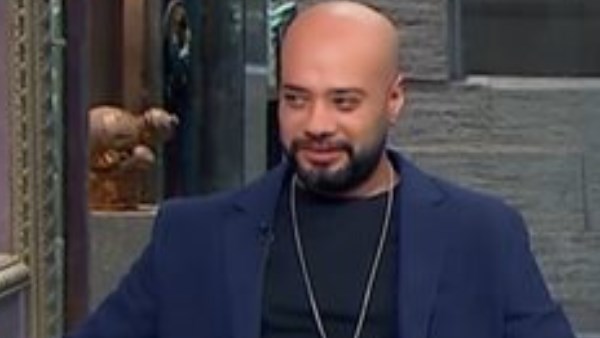 حاتم صلاح: لم أتخيل نفسي عريسًا وزوجتي لم ترغب بحفل الزفاف