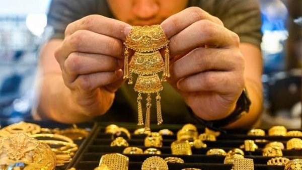 الذهب يواصل الصعود.. وعيار 21 يتجاوز 5 آلاف جنيه
