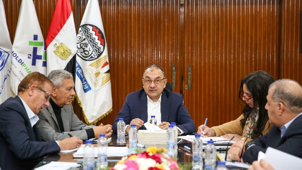 القابضة للأدوية: تطوير 97 خط إنتاج ونمو المبيعات 30% خلال أول 5 أشهر من 2025/2026